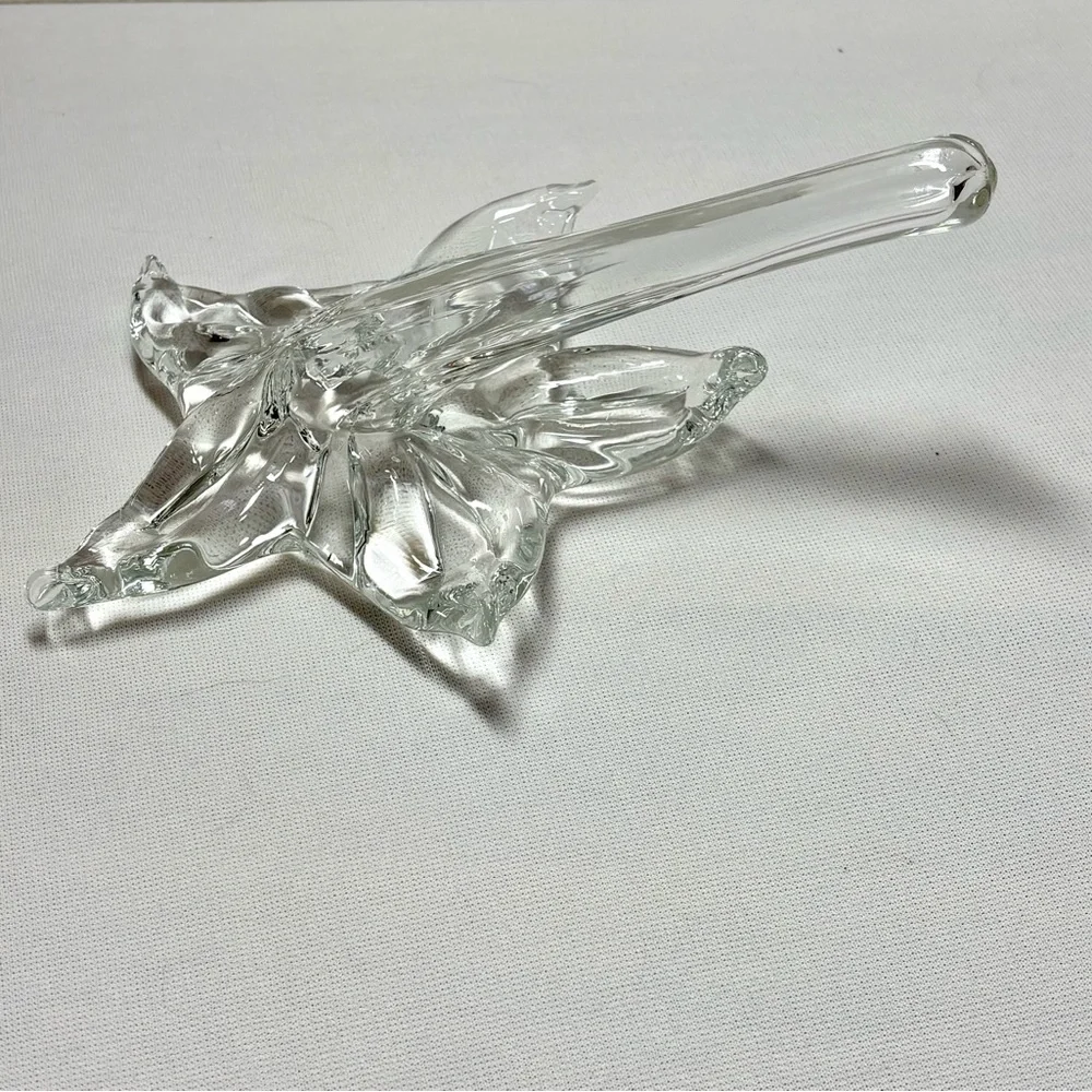 Lily Single Flower Bud Vase Blown Glass 7 inches This is a real Vintage Charmer